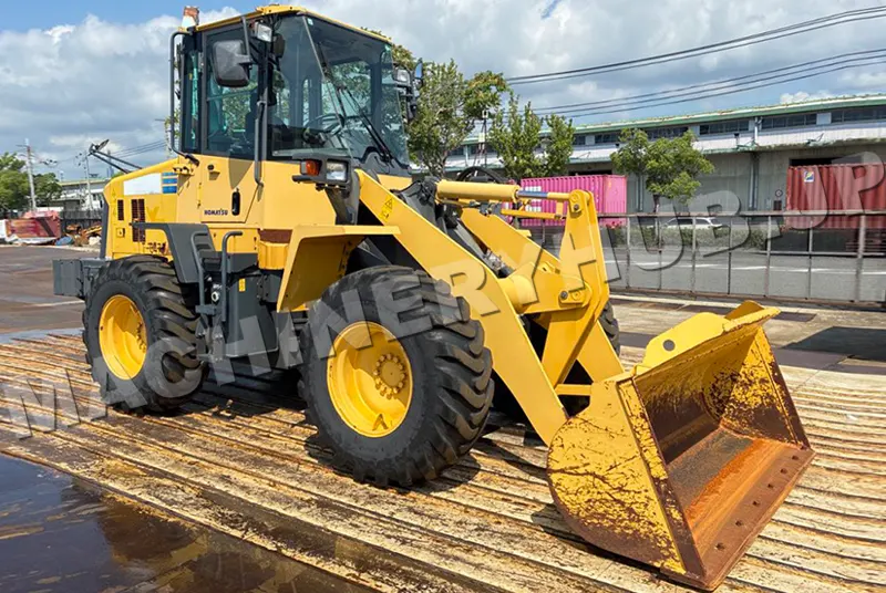 Komatsu WA100 Wheel Loader