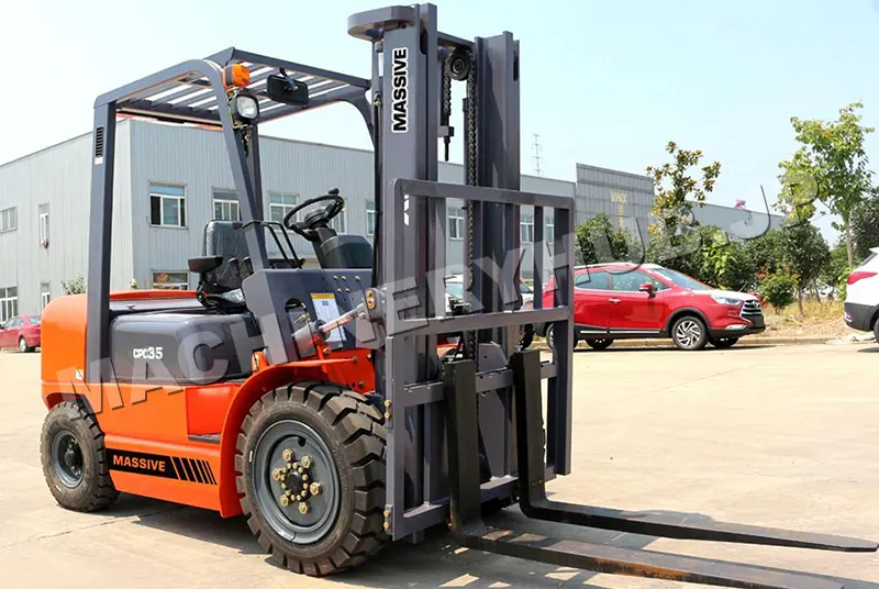 Massive CPCD35 Forklift