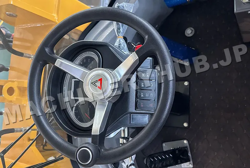 Massive 845 Wheel Loader in Yellow for Sale Image 4